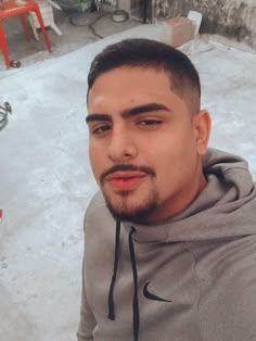 Daniel R
